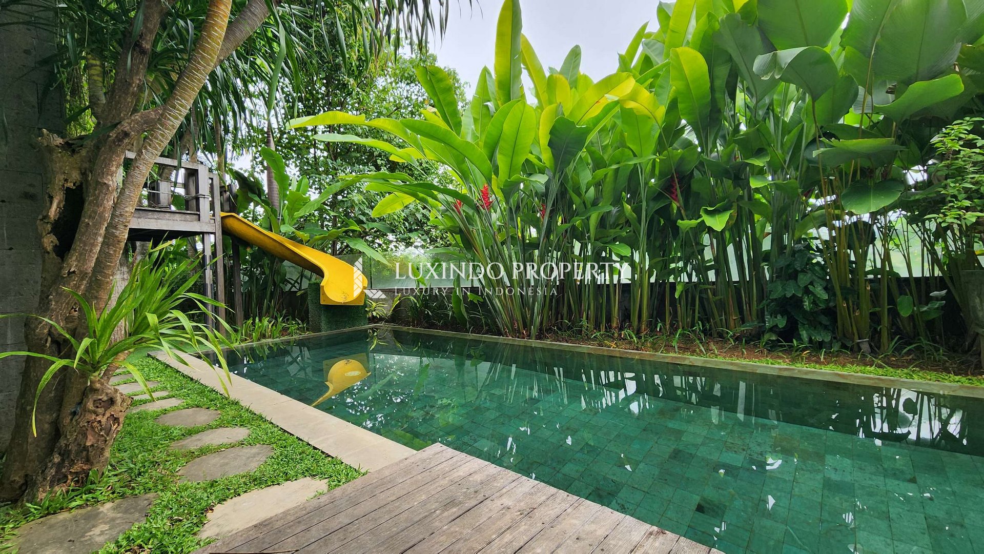 SANUR – NEW MODERN VILLA CLUSTER NEAR CITY CENTER & BEACH (FHV547)